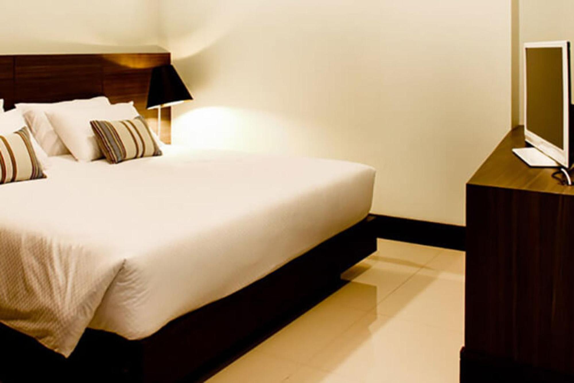 Crystal Suites Suvarnbhumi Airport Bangkok Kültér fotó