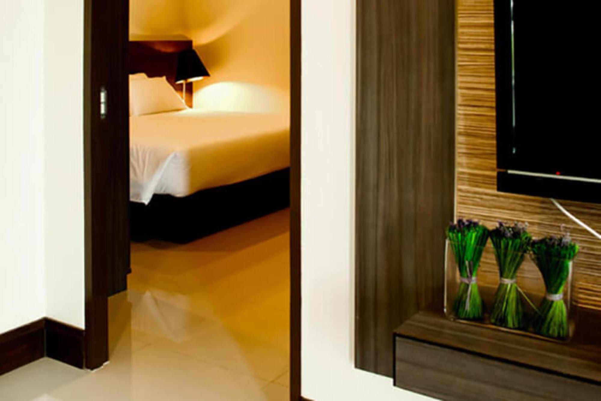 Crystal Suites Suvarnbhumi Airport Bangkok Kültér fotó
