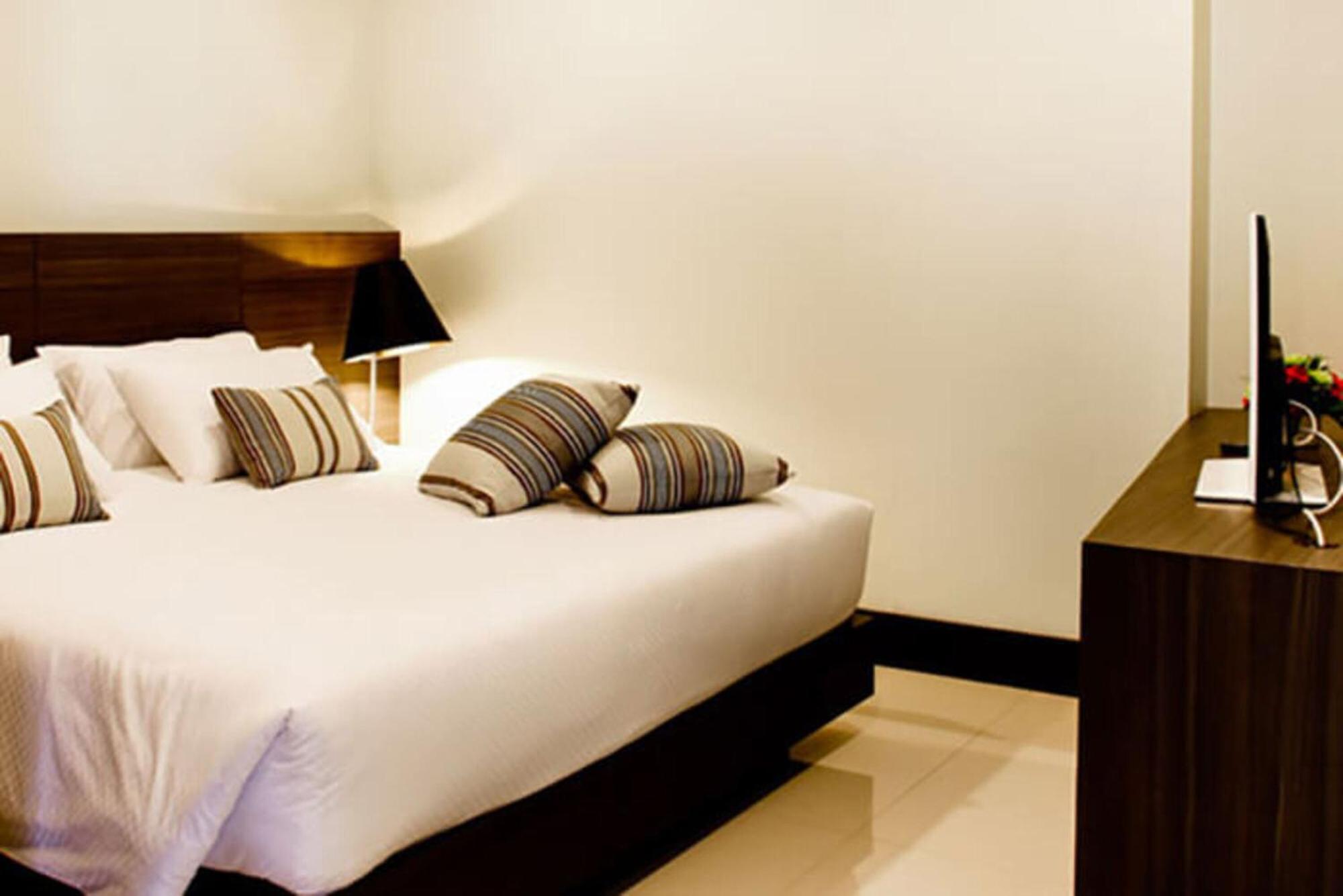 Crystal Suites Suvarnbhumi Airport Bangkok Kültér fotó